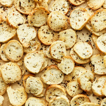 Baked bagel chips with everything bagel seasoning.