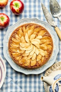 Apple Upside-Down Cake With Maple Syrup